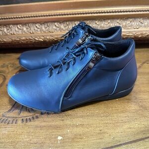 Angel Steps Leah Ankle Boot Faux Leather Navy Blue Boots Size 7 M Trendy So Cute
